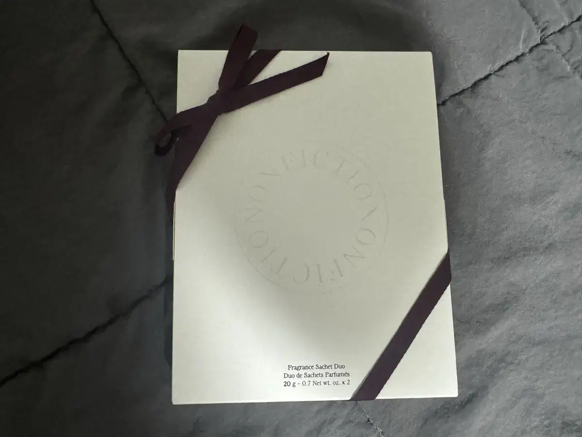 I sell Nonfiction sachet 2-piece set