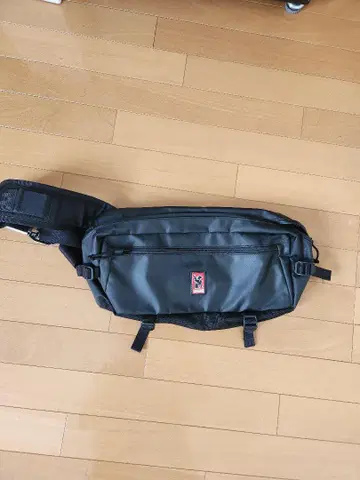 CHROME 크롬 KADET SLING BAG 메신저 백 블랙