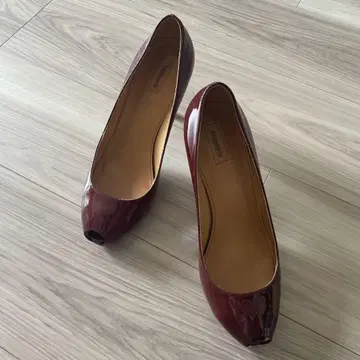 CHEMBUR 와인 레드 오픈토 펌프스