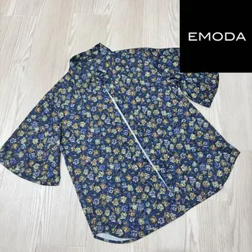 EMODA 꽃무늬 반팔 셔츠 네이비
