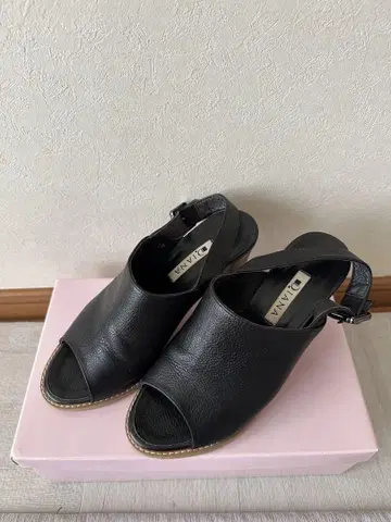 DIANA 샌들 블랙