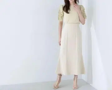 사이드 슬릿 내로우 스커트 NATURAL BEAUTY BASIC