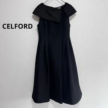 컨디션 최상 CELFORD 셀포드 홀드 칼라 플레어 드레스 블랙