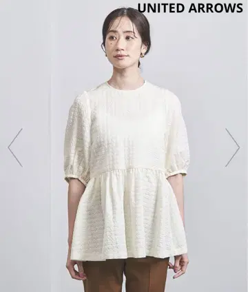 UNITED ARROWS 아이보리 플레어 실루엣 튜닉 반소매