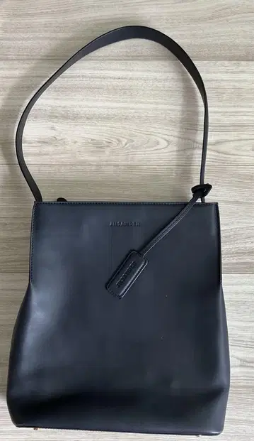 JIL SANDER 질 샌더  송아지 가죽 숄더 백