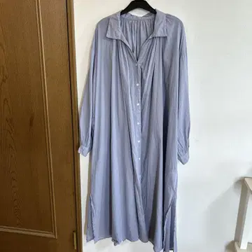 연보라색 긴팔 셔츠 원피스