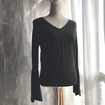 Dorothee Schumacher 니트 V넥 벨 슬리브 스웨터