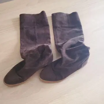 자라 다크 브라운 스웨이드 롱 부츠
