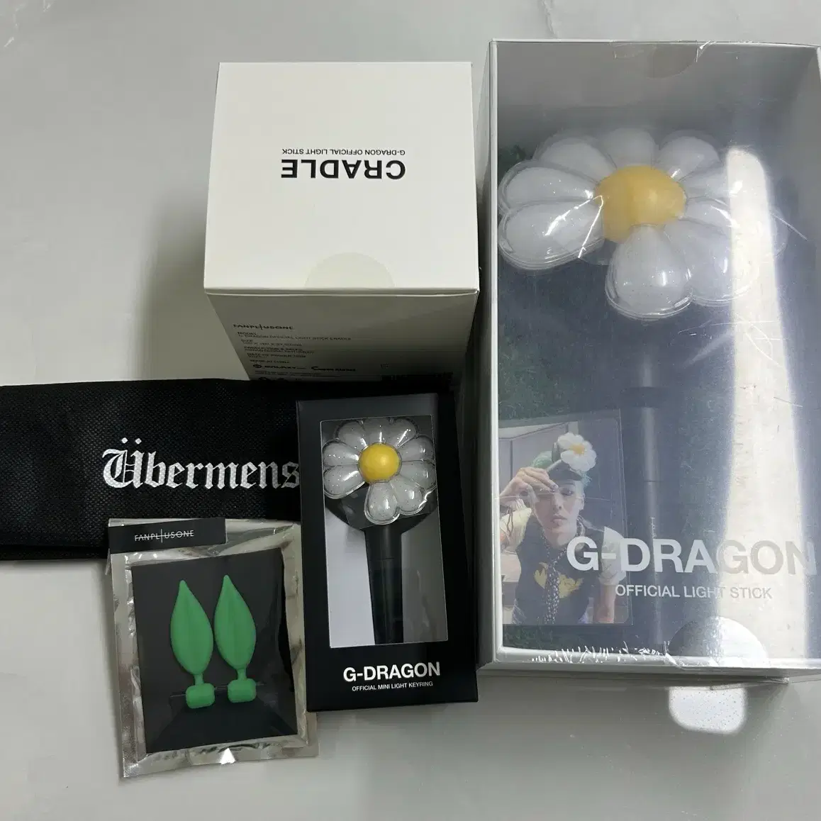 アイドル G-DRAGON Cradle G-DRAGON OFFICIAL LIGHT STICK CRADLE – SubK Shop