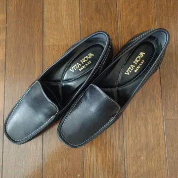 VITA NOVA 블랙 로퍼 22.5cm