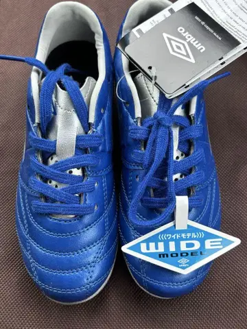 새상품 Umbro 축구 스파이크 19cm