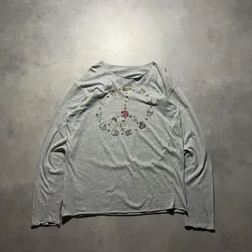 루시앙 펠라-피네 스컬 L/S 컷소 Y2K