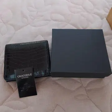CROCODILE 천연 가죽 블랙 3단 폴더형 지갑