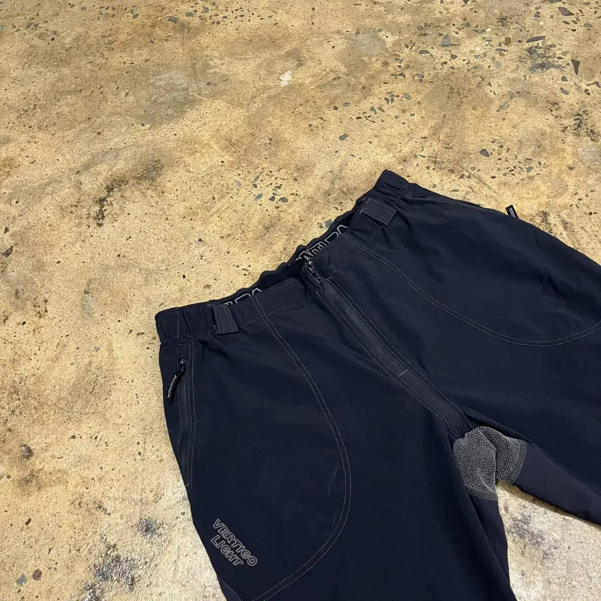 [Genuine] Montura Hiking Pants b13