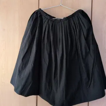 Honnete 블랙 플레어 스커트 블랙 오네트