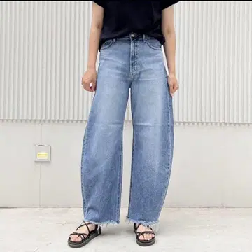 YANUK 야누크 LAURA 데님 사이즈 23 커브 데님