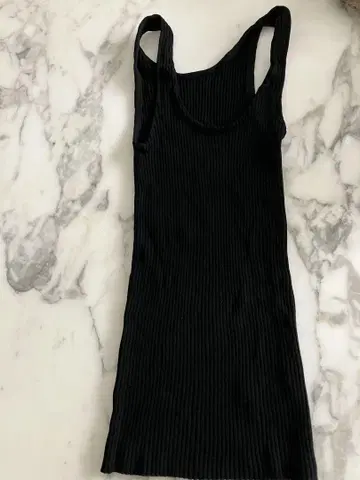 styling/ 블랙 탱크탑 F