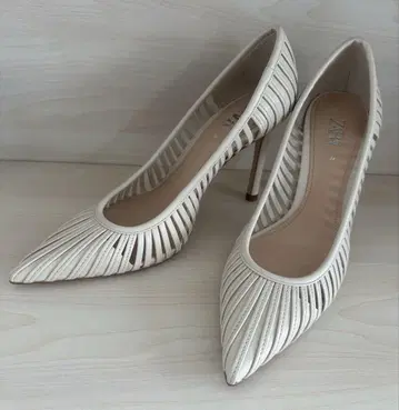 ZARA 자라 아이보리 하이힐 펌프스 37 새상품급 24cm