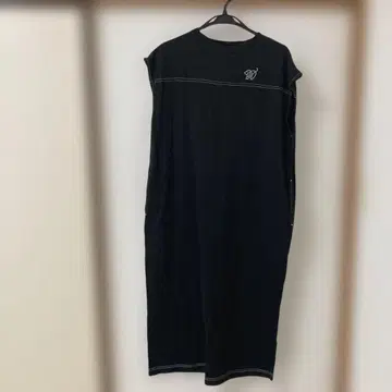 슬리브리스 블랙 티셔츠 원피스