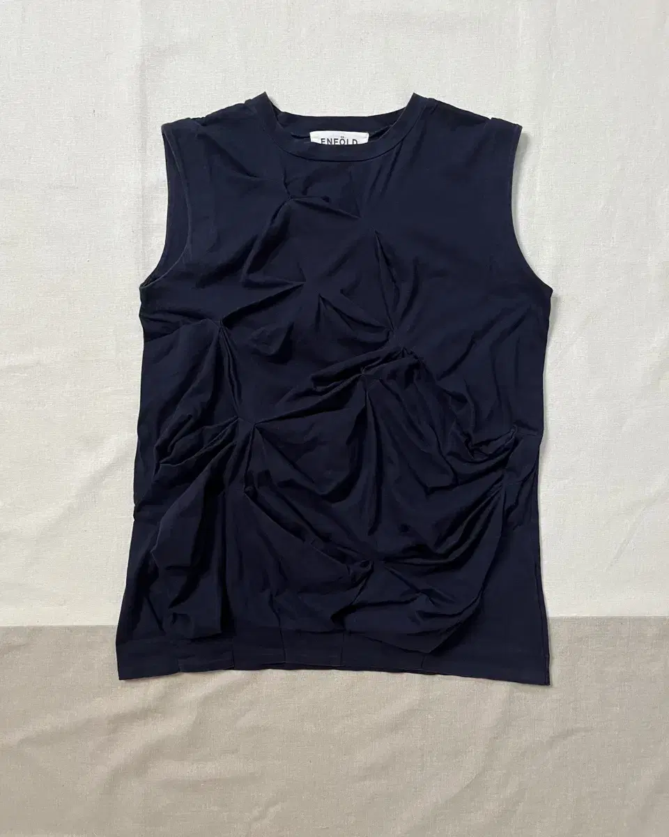 Enfold Wrinkle Sleeveless T-shirt enfold 3D Pleats