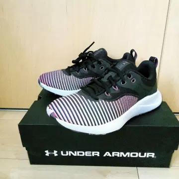 언더아머 스니커즈 23.0cm