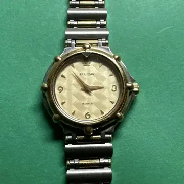 빈티지 새상품급 브로바 BULOVA QUARTZ 손목시계