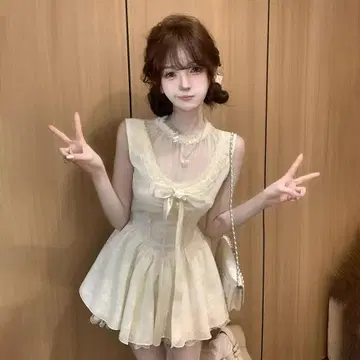 리본 포함 슬리브리스 미니 원피스