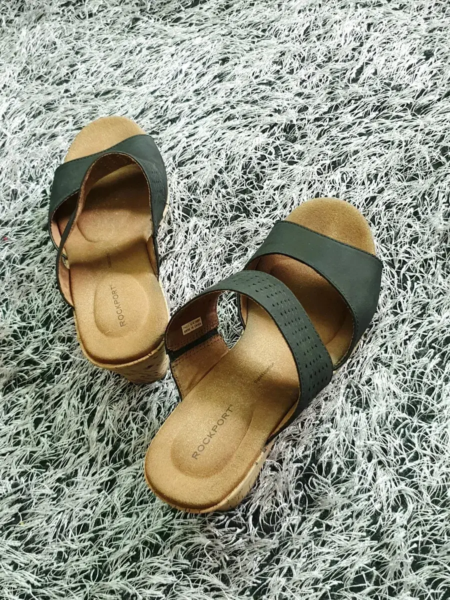 (8,5) Comfortable Rockport Wedge Heel Real Leather Banding Sandals