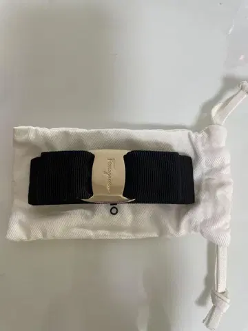 페라가모 머리핀