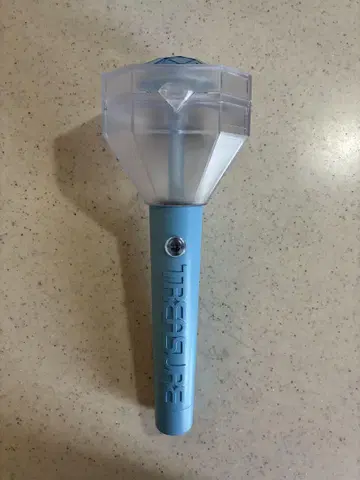 TREASURE OFFICIAL LIGHT STICK 덤 포함