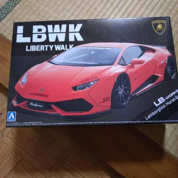 LBWK 리버티 워크 람보르기니 우라칸 1/24