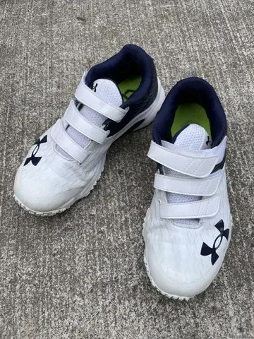 Under Armour 업 슈즈 화이트/네이비 23.5cm