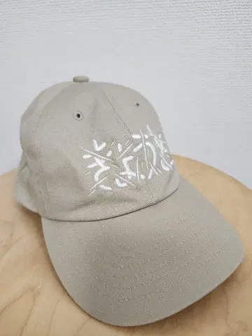 새상품급 교토 vou 베이지 자수 야구 모자 온라인 완판템