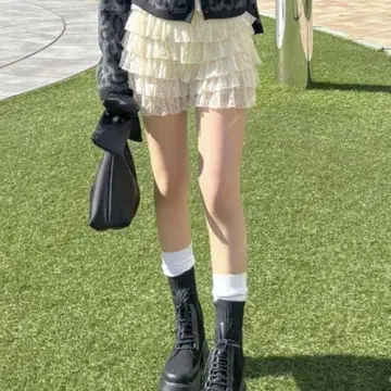 레이스 프릴 숏 팬츠 블랙