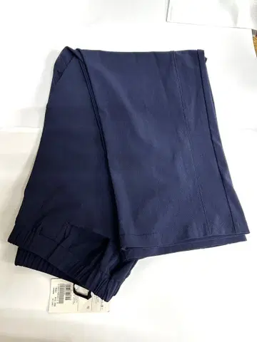 새상품 MISSEL 크롭 팬츠 네이비 컬러