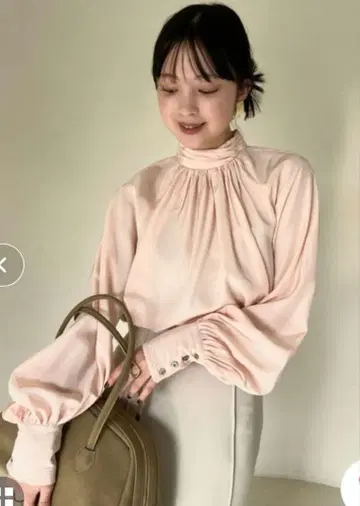 크로스 넥 볼륨 블라우스 핑크
