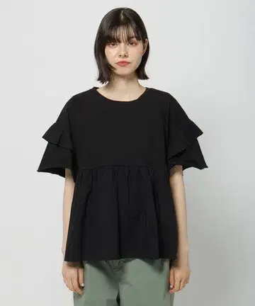 니코앤드 nikoand... 프릴 절개 페플럼 티셔츠 블랙 L