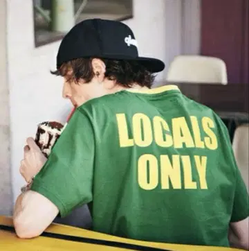 glamb 그램 Locals only CS 로컬즈 온리 티셔츠