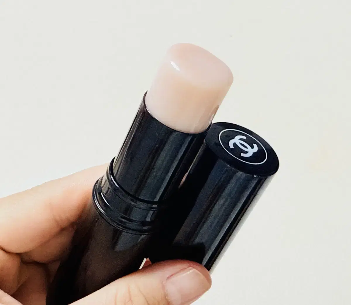 Chanel Luminous Glow Stick / Baume Essentiel Glow Stick Transparent