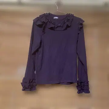프릴이 달린 다크 퍼플 프릴 리본 컷 풀