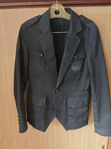 roen 코팅 와펜 자켓
