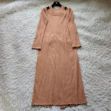 M 상당 최근 모델 론 헤르만 롱 원피스 맥시 니트 슬릿