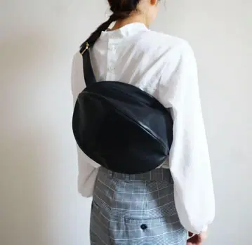 모리노가쿠코 고급 PU 가죽 둥근 파우치 M 사이즈 두꺼운 끈 블랙