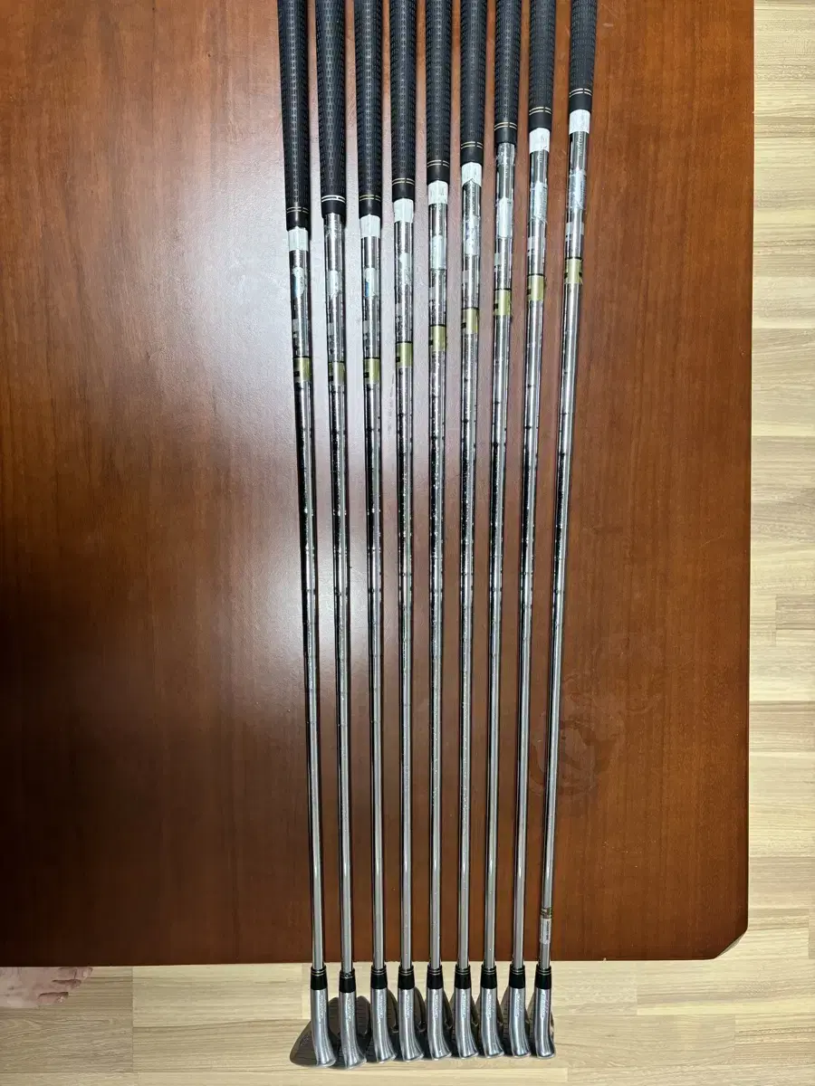 Bridgestone Golf v300 6th Generation NS pro 950GH Flex R