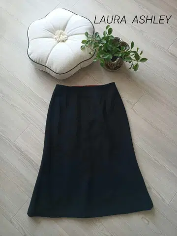로라 애슐리 블랙 스커트 7호