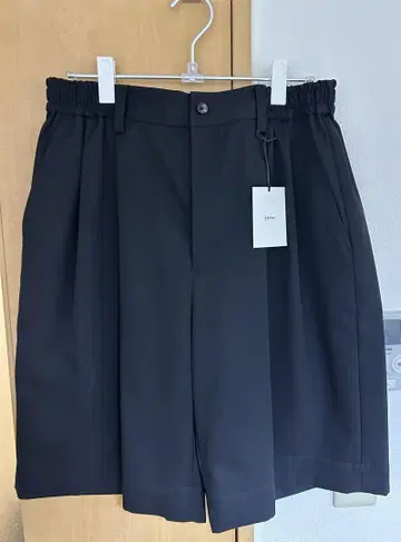 미사용 새상품 ssstein WIDE EASY SHORT TROUSERS