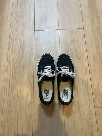 VANS 블랙 스니커즈