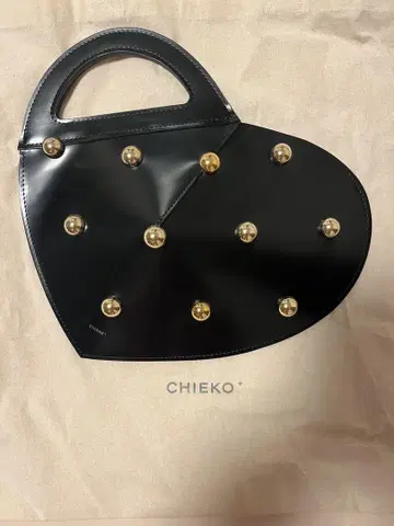 CHIEKO+ 하트 스터드 백
