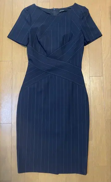 KAREN MILLEN 스트라이프 타이트 원피스