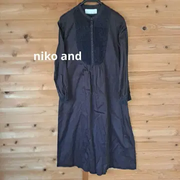 niko and...(used) 블랙 플레어 원피스 가슴 소매 레이스